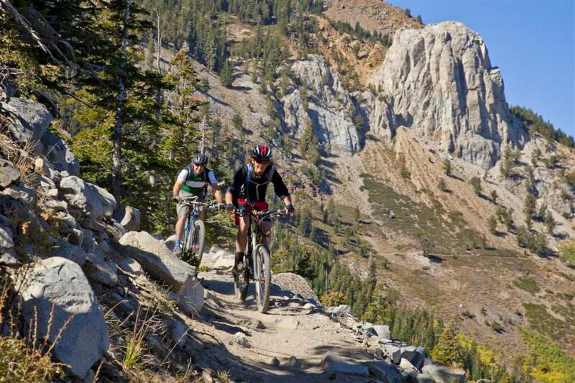 Eagle Run 107 * Mammoth Lakes